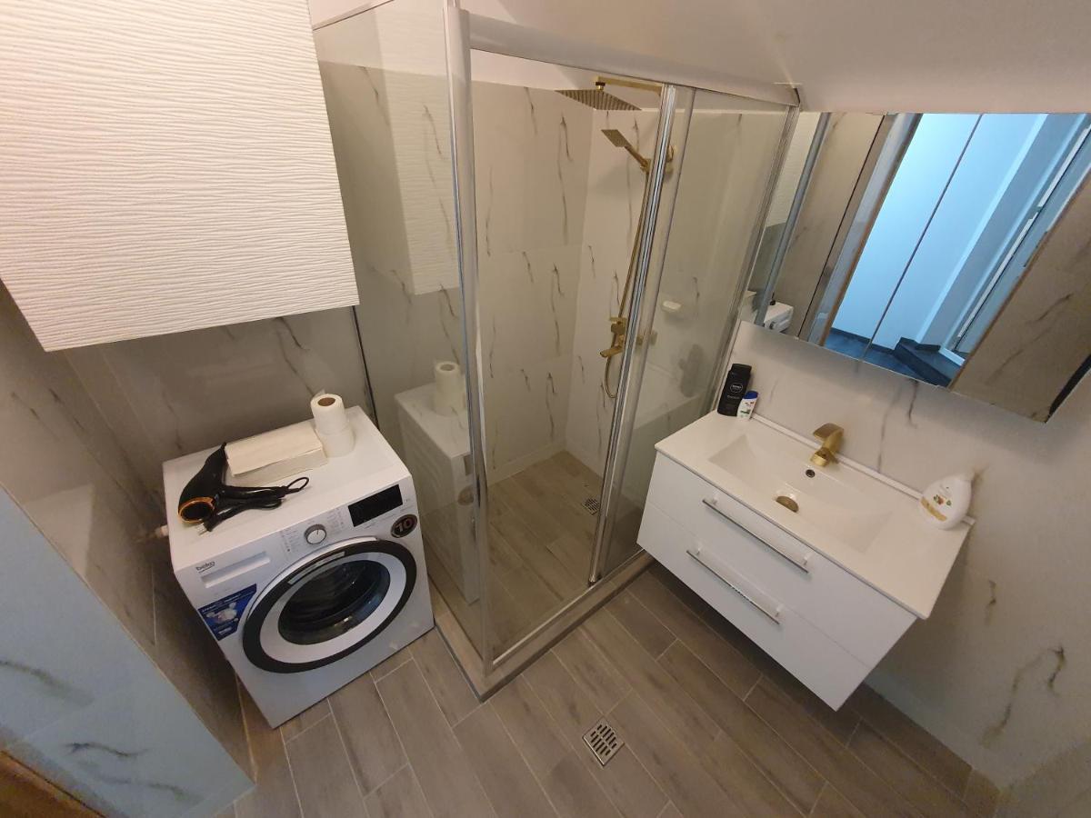 3 Rooms Cinema Garden Parking House Bukarest Exteriör bild