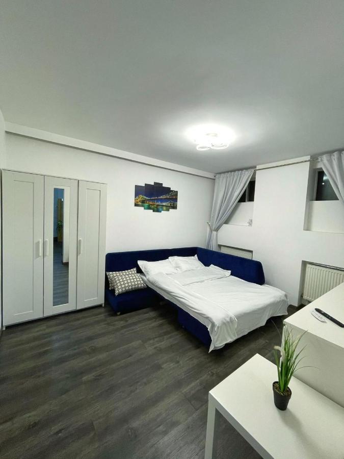 3 Rooms Cinema Garden Parking House Bukarest Exteriör bild